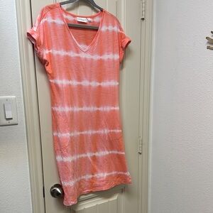 BELLE BEACH Coral and White Tie-Dye V-Neck Dreas